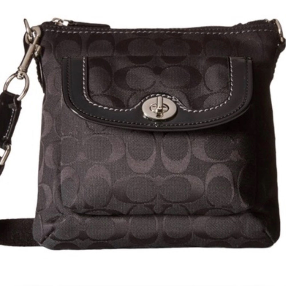Coach swing back signature c crossbody